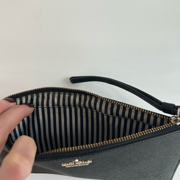 Kate Spade wristlet - Picture 6 of 7